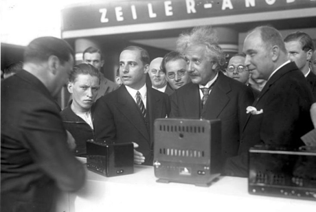 2-IFA-1930_Albert-Einstein_photo-credit_IFA-website-e1725382457703