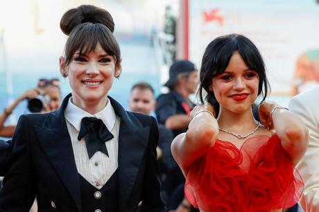 Elegancia y espectáculo en la alfombra roja de Venecia