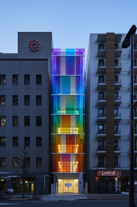 Vertical Rainbow, Tokio / Sako Architects