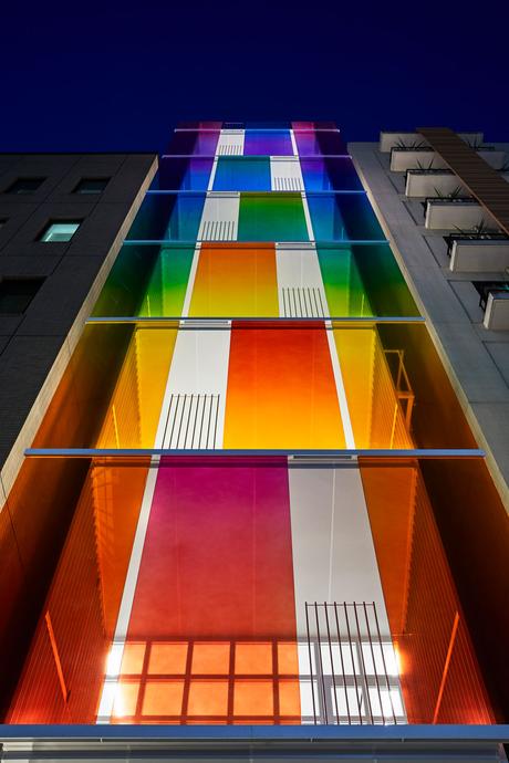 Vertical Rainbow, Tokio / Sako Architects