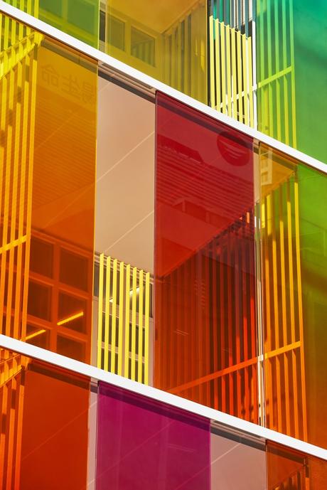 Vertical Rainbow, Tokio / Sako Architects