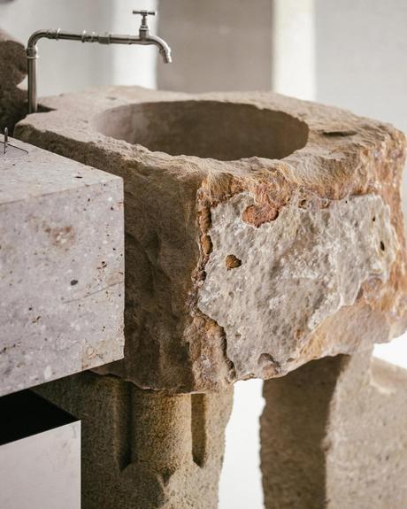 Aesop: Anastilosis creativa