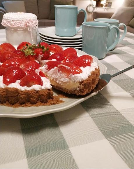 Tarta de limón con fresas Tarta de limón con fresas