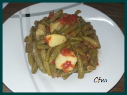 Vainas con sofrito de tomate y pimentón