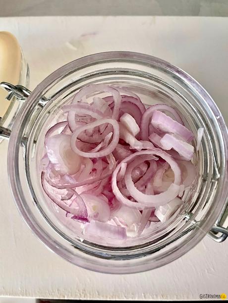 Chalotas encurtidas en vinagre balsámico