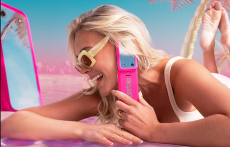 Barbie Flip Phone: un regreso al pasado que fomenta la desconexión digital Barbie Flip Phone un regreso al pasado que fomenta la desconexión digital