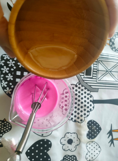 Cómo Hacer una Crema Corporal Hidratante y Regenerante para Pieles Grasas Cómo Hacer una Crema Corporal Hidratante y Regenerante para Pieles Grasas