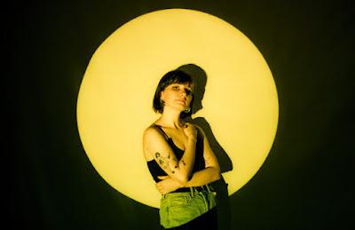 VENGA, BEA: 'TUS COSAS EN UNA CAJA'