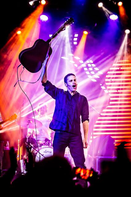 DEPEDRO: 'UN LUGAR PERFECTO' EN DIRECTO DEPEDRO: 'UN LUGAR PERFECTO' EN DIRECTO