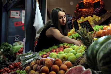 ¿En qué zona alojarse en Budapest? El mercado cubierto en el distrito Ferencváros de Budapest