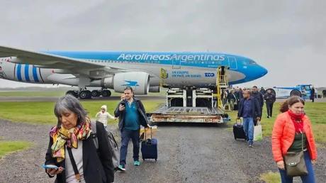 Privatización de Aerolíneas Argentinas consiguió un respaldo inesperado: el sindicalismo