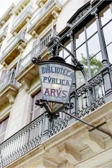 Biblioteca Arús: Masonería y colección de Sherlock Holmes