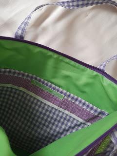 BOLSA GORJUSS Y DELANTAL CON CUADROS VICHY COLOR MORADO *RETO RMB*