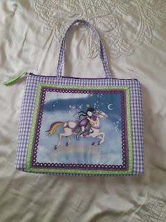 BOLSA GORJUSS Y DELANTAL CON CUADROS VICHY COLOR MORADO *RETO RMB*
