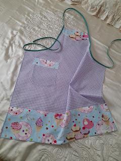 BOLSA GORJUSS Y DELANTAL CON CUADROS VICHY COLOR MORADO *RETO RMB*