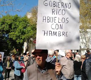 Contra los jubilados: veto, complicidad legislativa y represión