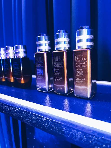 Advanced night repair rescue solution with bífidus Estée Lauder para que sirve serum contorno de ojos crema que es piel se usa de noche antiage antimanchas firmeza poros manchas piel precio