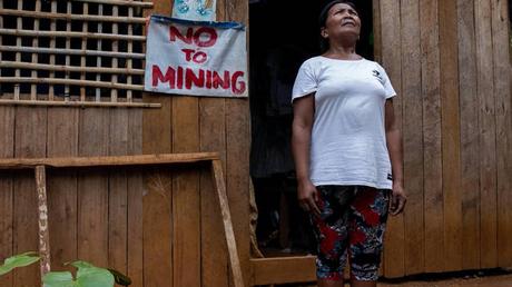 Mientras el planeta arde, los activistas ambientales se encuentran en la mira