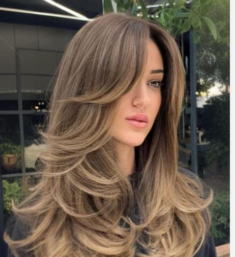Butterfly Cut corte de pelo mariposa cabello pampita Martín fierro 2024
