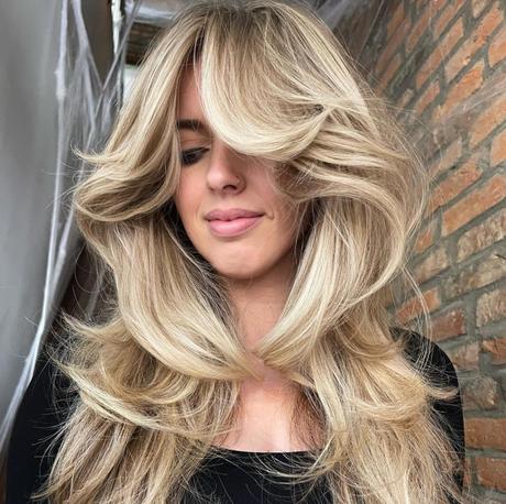 Butterfly Cut corte de pelo mariposa cabello pampita Martín fierro 2024