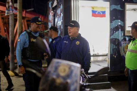 Ministro Cabello en recorrido de supervisión en La Guaira: ¡Todo está tranquilo y en calma como debe ser!