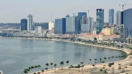 ANGOLA: UNA BODA EN LA PLAYA DE ILHA DO CABO EN LUANDA ANGOLA: UNA BODA EN LA PLAYA DE ILHA DO CABO EN LUANDA