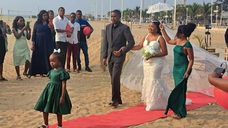 ANGOLA: UNA BODA EN LA PLAYA DE ILHA DO CABO EN LUANDA ANGOLA: UNA BODA EN LA PLAYA DE ILHA DO CABO EN LUANDA