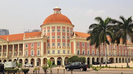ANGOLA: UNA BODA EN LA PLAYA DE ILHA DO CABO EN LUANDA ANGOLA: UNA BODA EN LA PLAYA DE ILHA DO CABO EN LUANDA