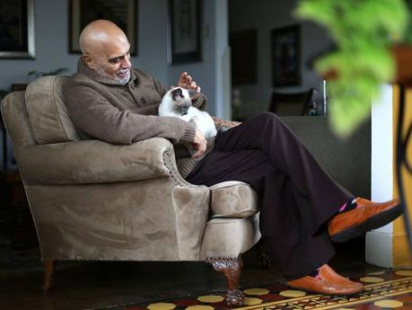 Tulio Mora ha cerrado los ojos pero su poesía seguirá latiendo