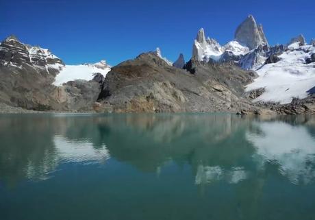 Excursión de Calafate a El Chaltén, caminata de 10 horas entre bosques y montañas. Excursión de Calafate a El Chaltén, caminata de 10 horas entre bosques y montañas.