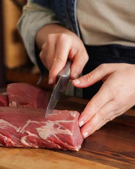 cortar medallon de lomo