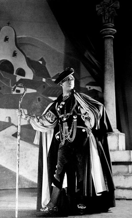 Los tres países y dos exilios de Miguel de Molina, el artista de la copla al que no se reconoció como víctima del franquismo