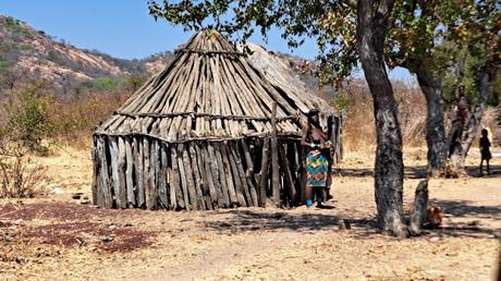 ANGOLA: LAS MUJERES MUHACAONA