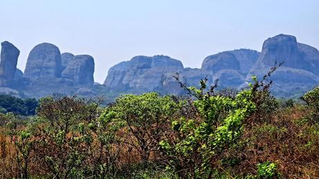 ANGOLA: LAS CATARATAS CALANDULA Y PEDRAS NEGRAS