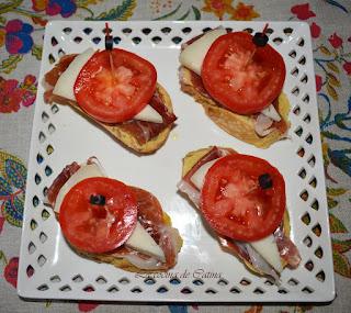 Entrante de mojama y pinchos de jamón Entrante de mojama y pinchos de jamón