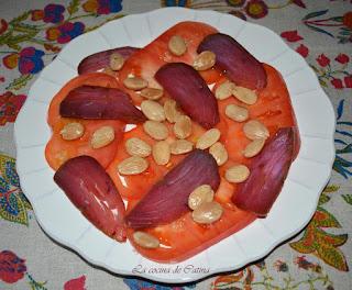 Entrante de mojama y pinchos de jamón Entrante de mojama y pinchos de jamón