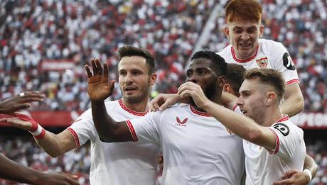 Crónica Sevilla FC 2 - Real Valladolid 1 Crónica Sevilla FC 2 - Real Valladolid 1