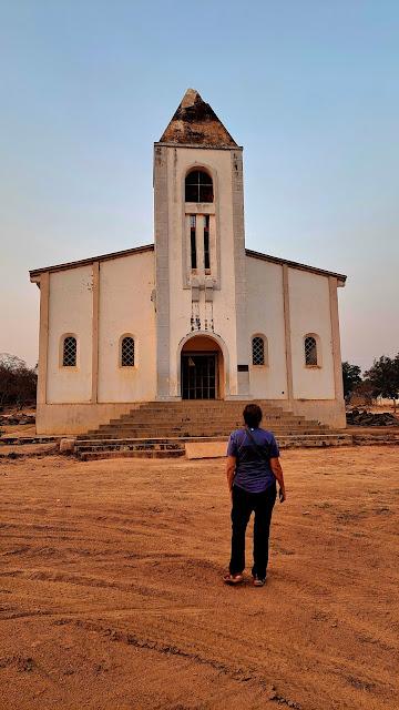 ANGOLA: LAS ETNIAS MUHILA Y MUCUBAL EN LOS MERCADOS ALREDEDOR DE CHIBIA ANGOLA: LAS ETNIAS MUHILA Y MUCUBAL EN LOS MERCADOS ALREDEDOR DE CHIBIA