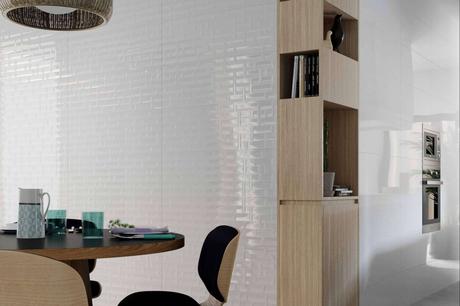 Azulejos Blanco Brillo transforman espacios pequeños