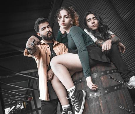 Asuntos Pendientes y De Bruces a Mí presentan ‘Mala Suerte’: Un viaje emocional a través del Reggae moderno Asuntos Pendientes y De Bruces a Mí presentan ‘Mala Suerte’: Un viaje emocional a través del Reggae moderno