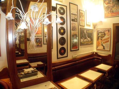 The Yellow bar Los mejores hostales para conocer gente