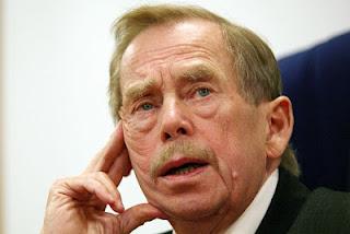 Lo humano en el corazón de la sociedad: homenaje a Václav Havel en Notre Dame de París