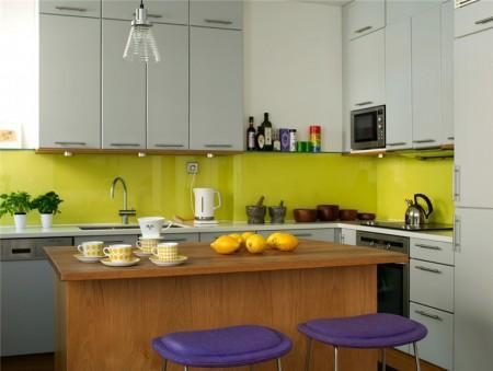 Estilo nórdico en blanco con toques de color vajilla vintage vajilla retro sillas serie 7 arne jacobsen sillas Ant de Arne Jacobsen muebles de diseño Lounge Chair de los Eames lámparas de diseño funda nórdica marimekko Estilo nórdico en blanco con toques de color estilo nórdico estilo escandinavo diseño mid century modern diseño danés diseño americano decoración en blanco con toques de color candelabros de cristal