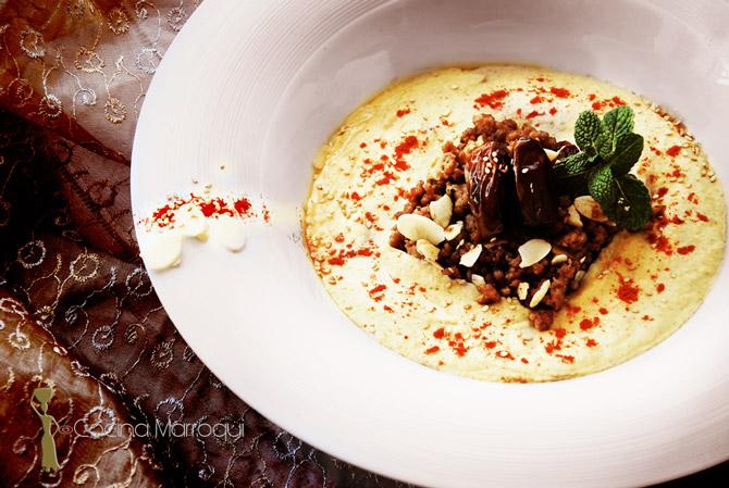 Hummus con kefta de cordero y almendras