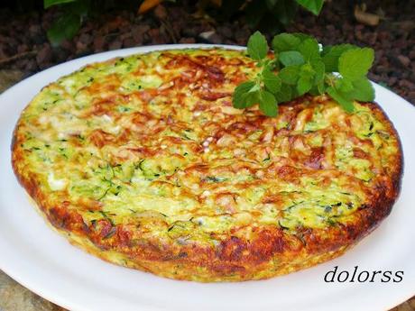 Pastel de calabacín, gambas y parmesano