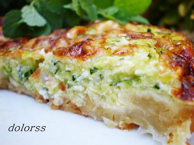 Pastel de calabacín, gambas y parmesano
