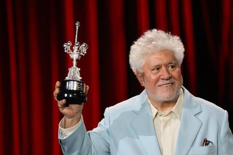 Almodóvar pide que las «grandes tragedias» ocurran en la ficción y la vida real transcurra «en paz»