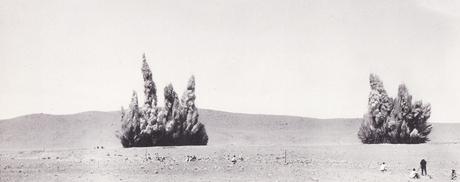 Conoce Chilehaus: cómo la identidad salitrera dejó huella en Alemania Detonación de tiro para cateo en salitrera de Henry B. Sloman. Fuente_ Autor desconocido, 1913. © Archivo Henry B. Sloman.