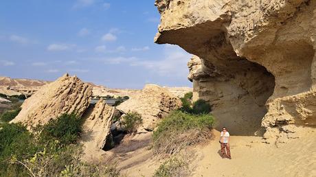 ANGOLA: TOMBWA, LOS ARCOS Y LAS COLINAS DE CUROCA ANGOLA: TOMBWA, LOS ARCOS Y LAS COLINAS DE CUROCA