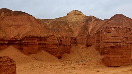 ANGOLA: TOMBWA, LOS ARCOS Y LAS COLINAS DE CUROCA ANGOLA: TOMBWA, LOS ARCOS Y LAS COLINAS DE CUROCA